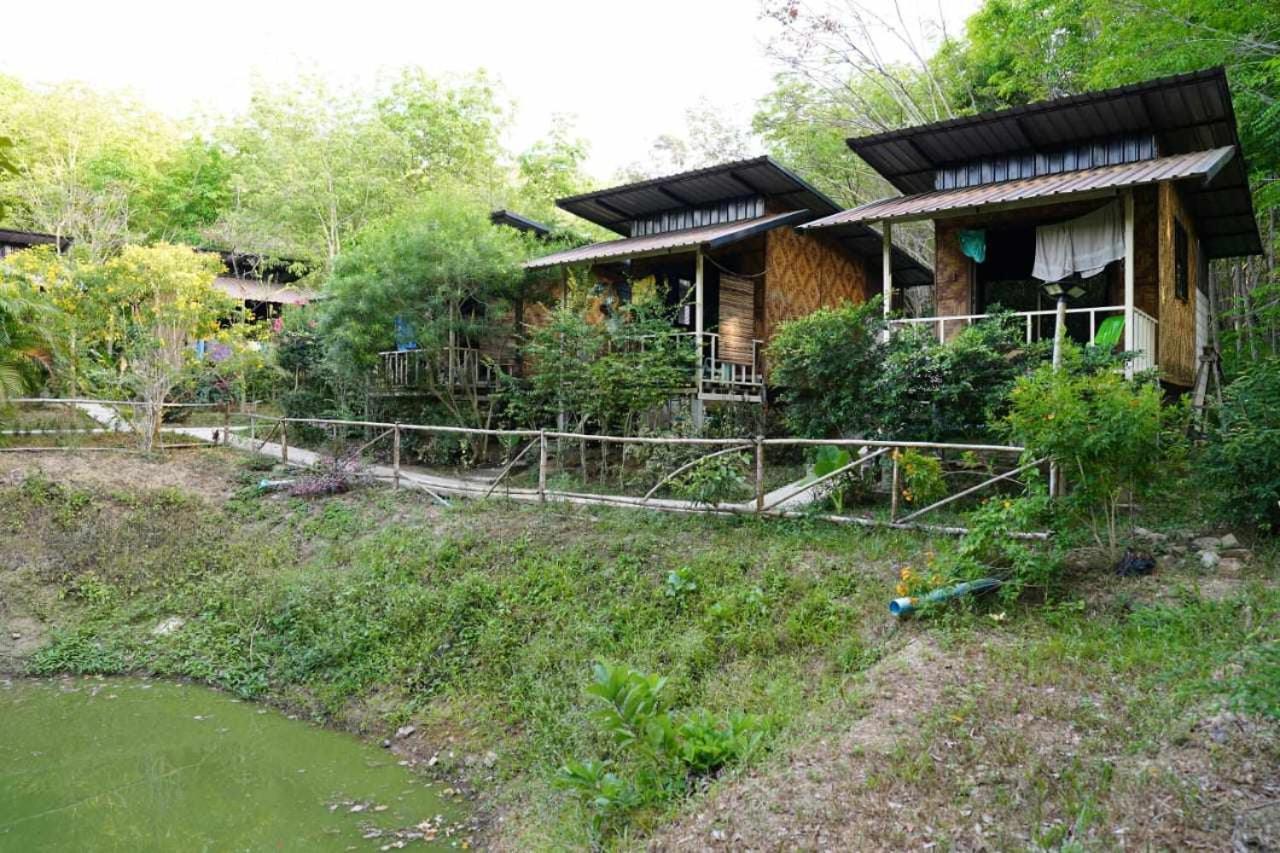 Koh Mook Bamboo Bungalows Extérieur photo